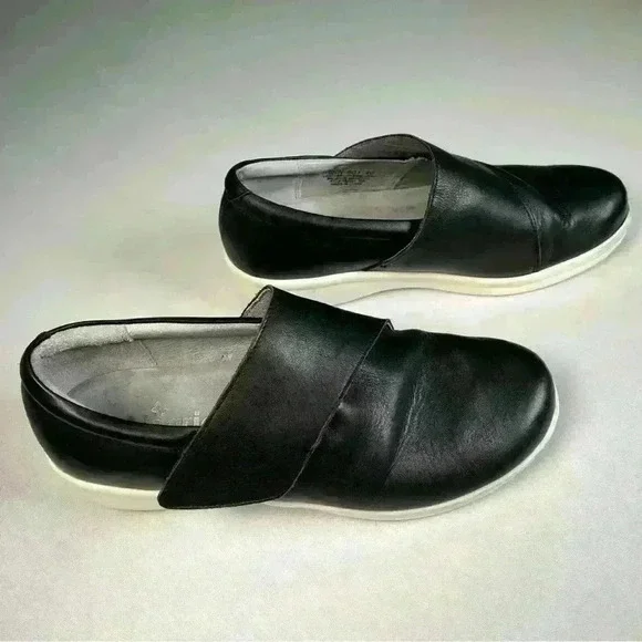 Lightly used  TRAQ BY ALEGRIA "QIN" WOMENS SMART WALKING SHOES BLACK - Picture 3 of 13